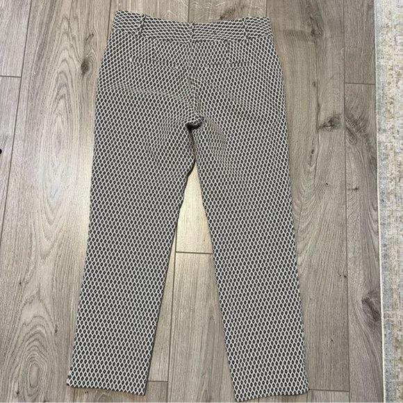 Ann Taylor Textured geometric pattern Devin Cropped Straight legs Pants size 2 - Picture 4 of 8